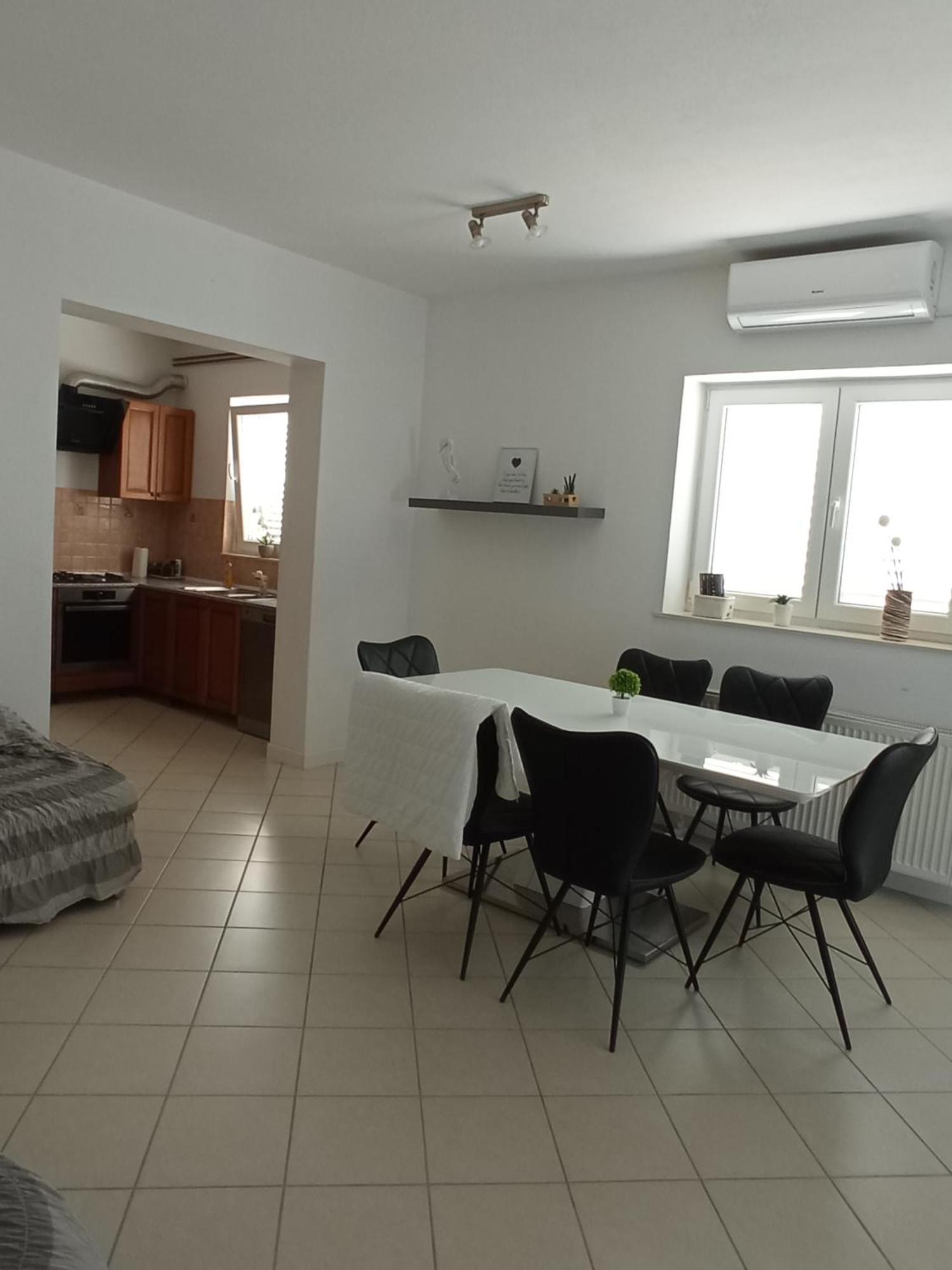 Apartman Carpe Diem Sutomiscica Zewnętrze zdjęcie